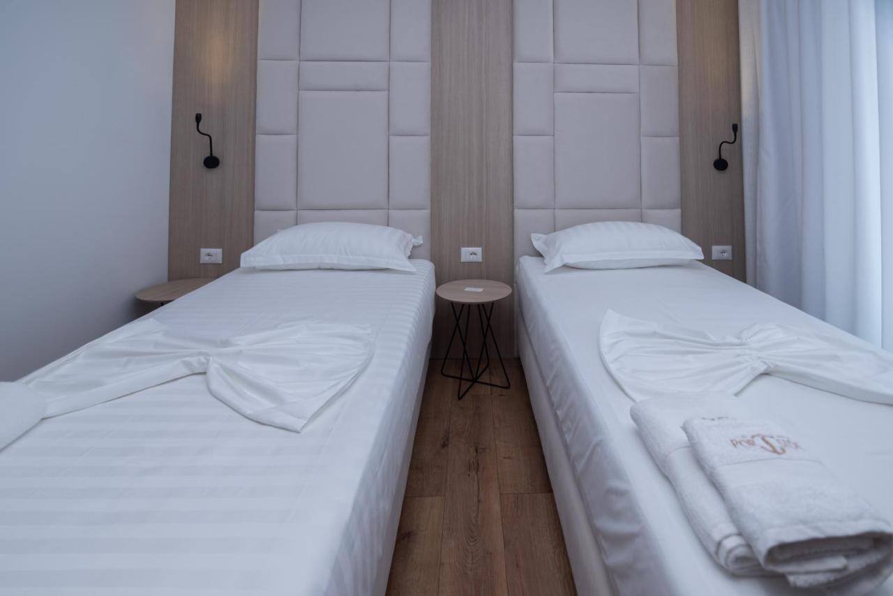 Hotel Portside Gf Vlorë エクステリア 写真