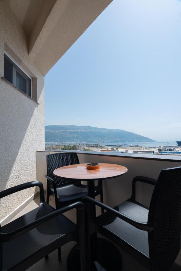 Hotel Portside Gf Vlorë エクステリア 写真