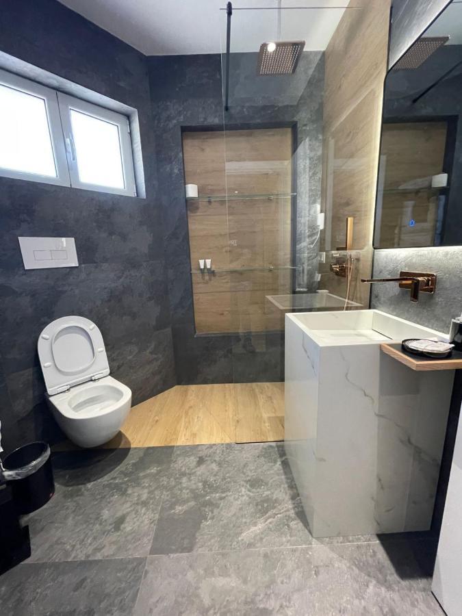 Hotel Portside Gf Vlorë エクステリア 写真